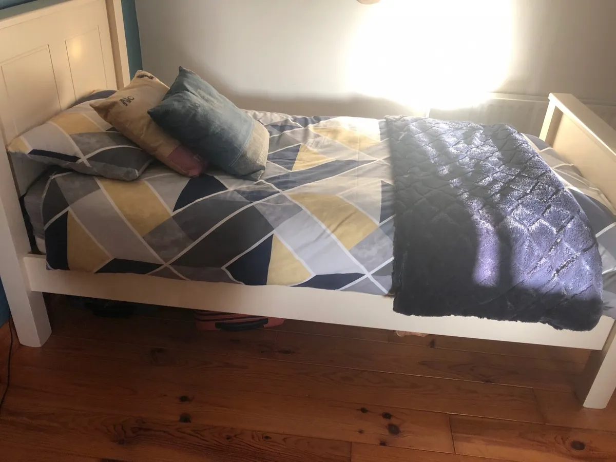 Bed - Image 4