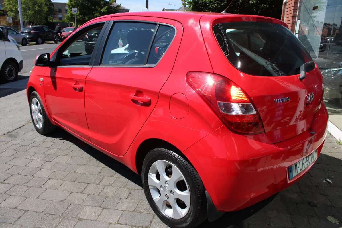Hyundai i20 1.4 2011 - Image 4