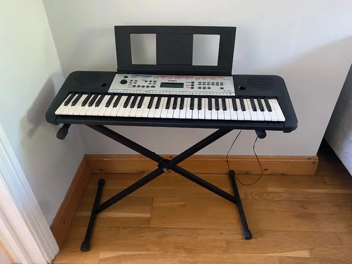 Keyboard and stand - Image 2