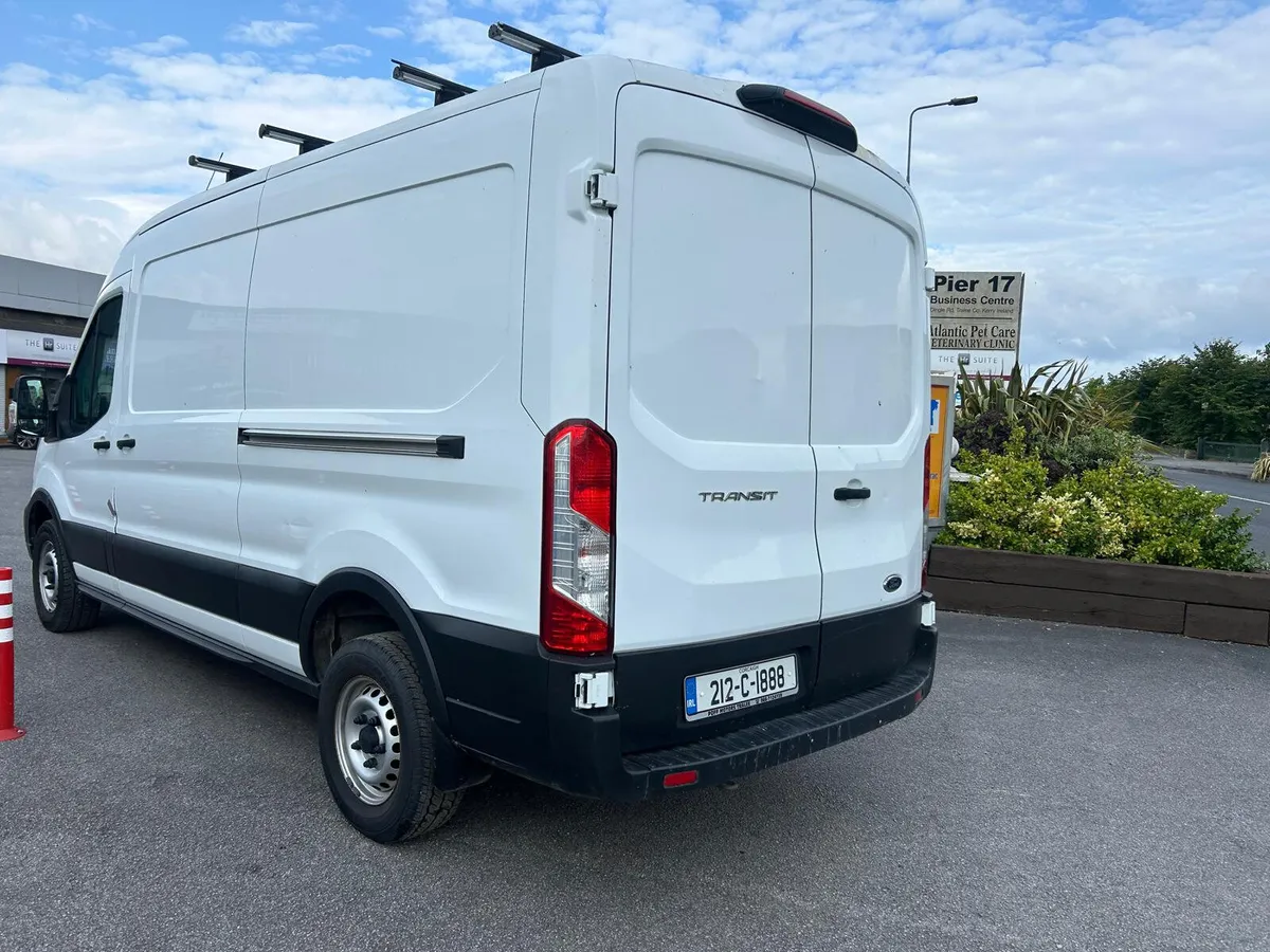 Ford Transit 2021 - Image 2