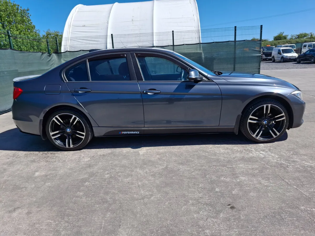 2012 BMW 3 Series  318  2.0 Diesel - Image 4