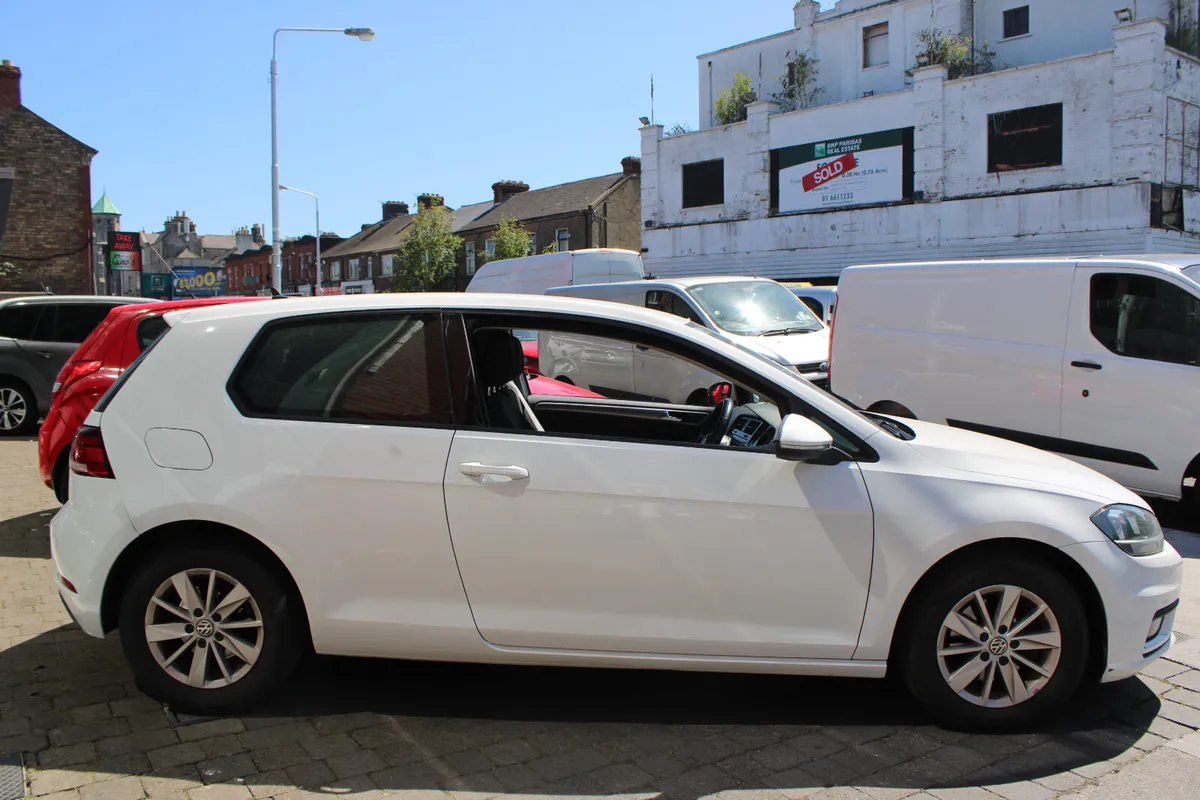 Volkswagen Golf 1.6 TDI VAN 2018 - Image 3