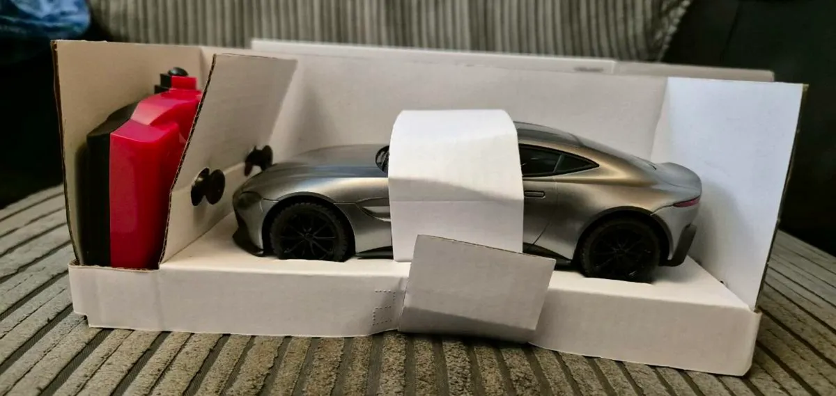 Radio Controlled Aston Martin Car - Image 3