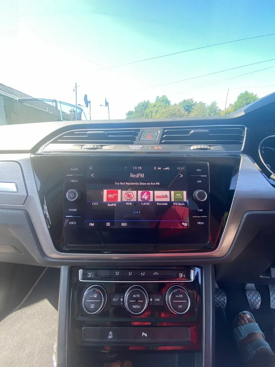 Volkswagen Touran 2017 - Image 4