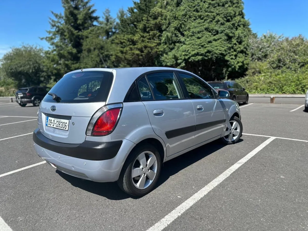 Kia Rio 2009 automatic LOW MILEAGE - Image 4