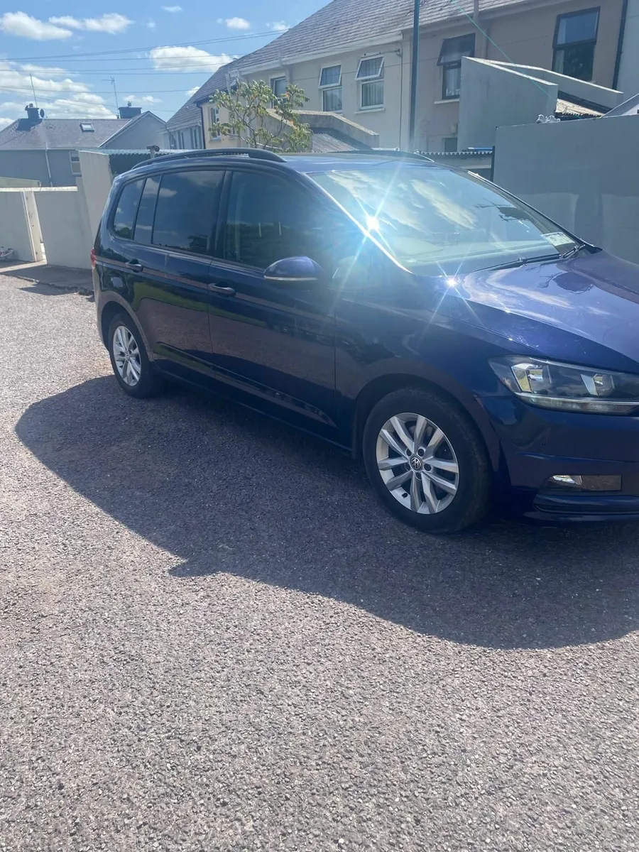 Volkswagen Touran 2017 - Image 1