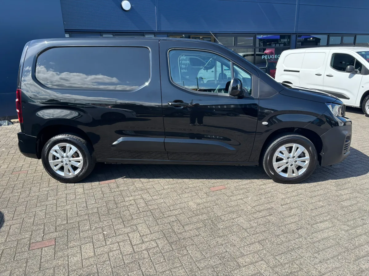 2020 Peugeot Partner Professional + auto - Image 3