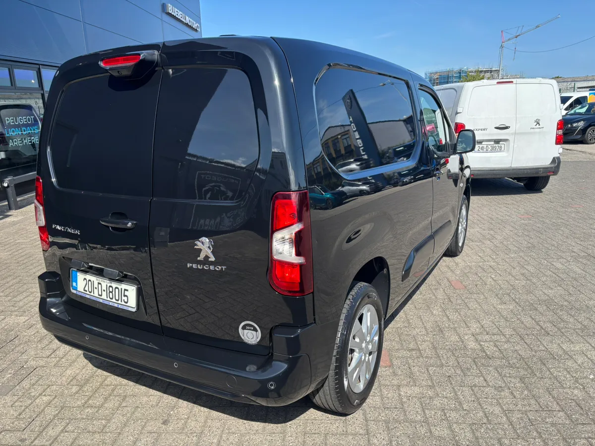 2020 Peugeot Partner Professional + auto - Image 4