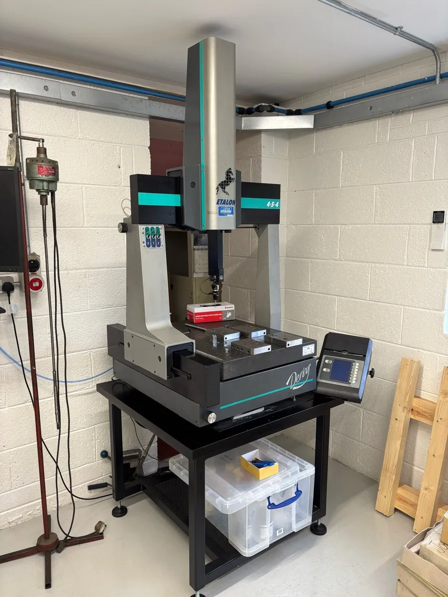 Measuring machine - Image 1