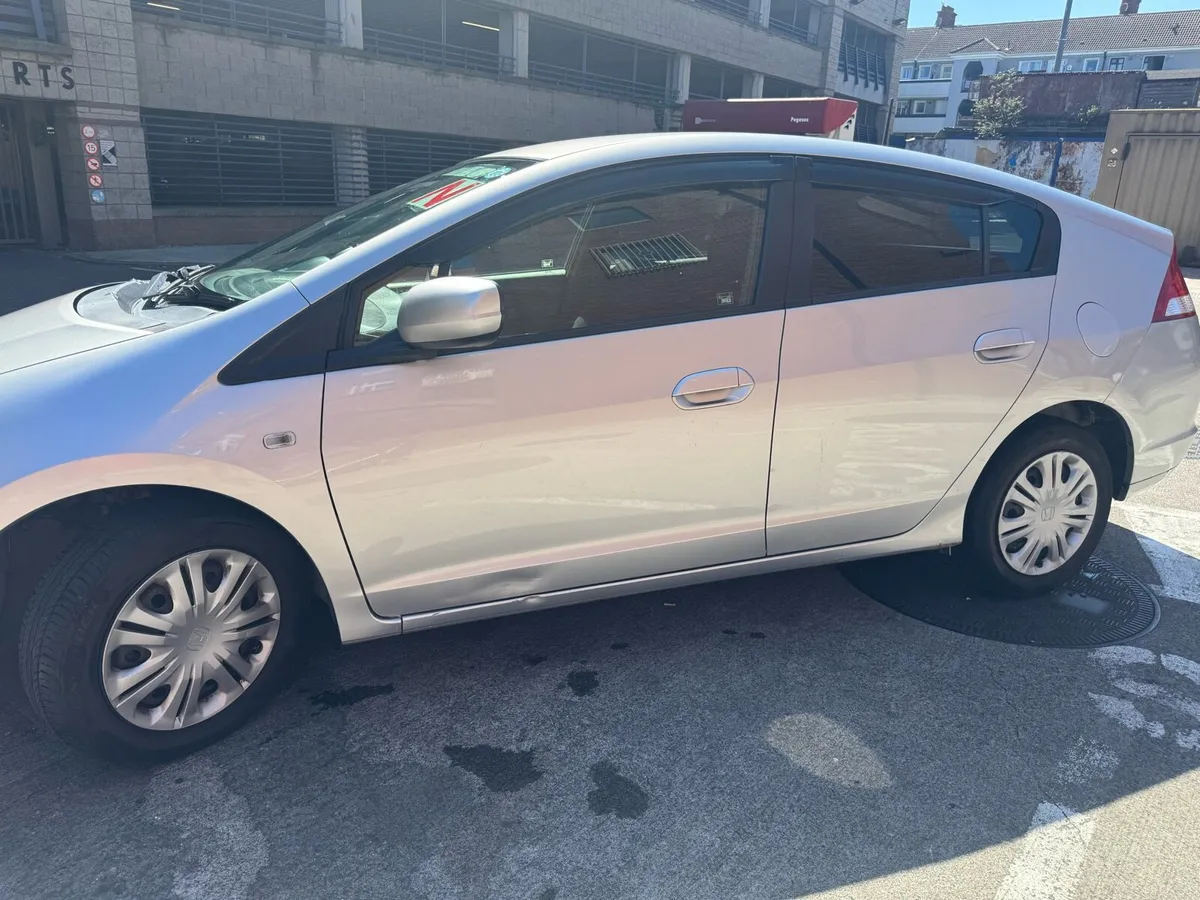 Car - Image 3