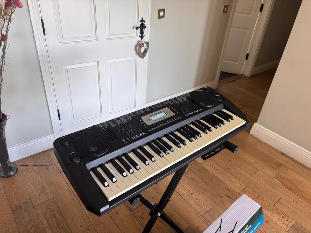 SK-560 Keyboard + Keyboard Stand - Image 3