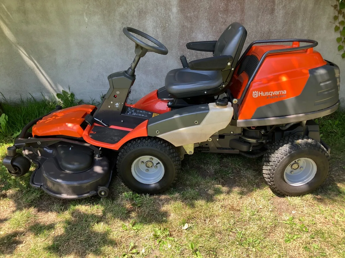 Husqvarna R422Ts AWD ride on mower - Image 2