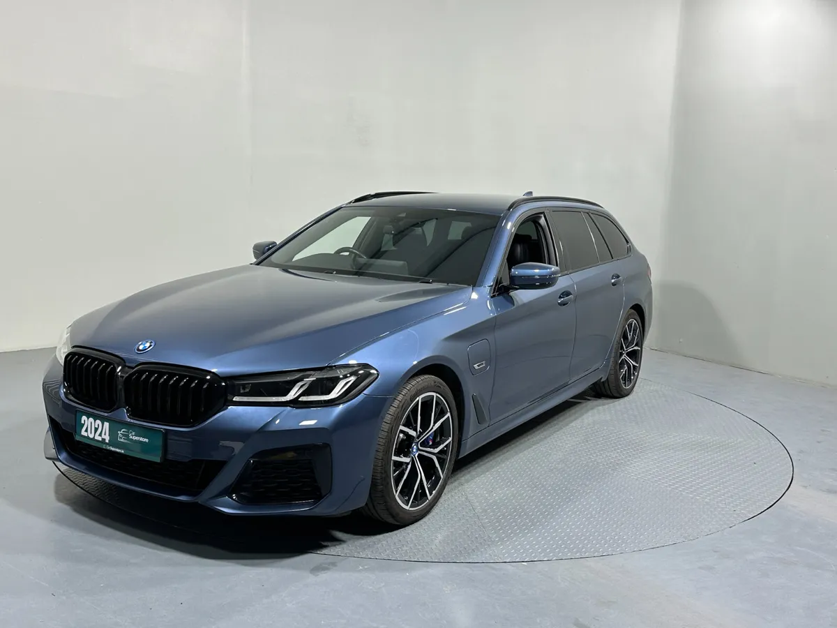 BMW 5-Series 530E M Sport Touring 2024 - Image 4
