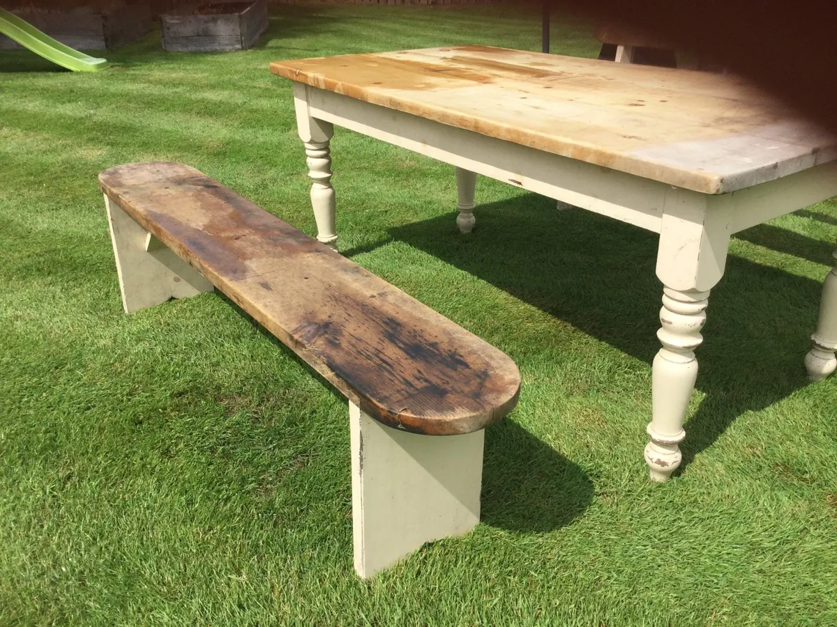 Country style table and chairs - Image 3