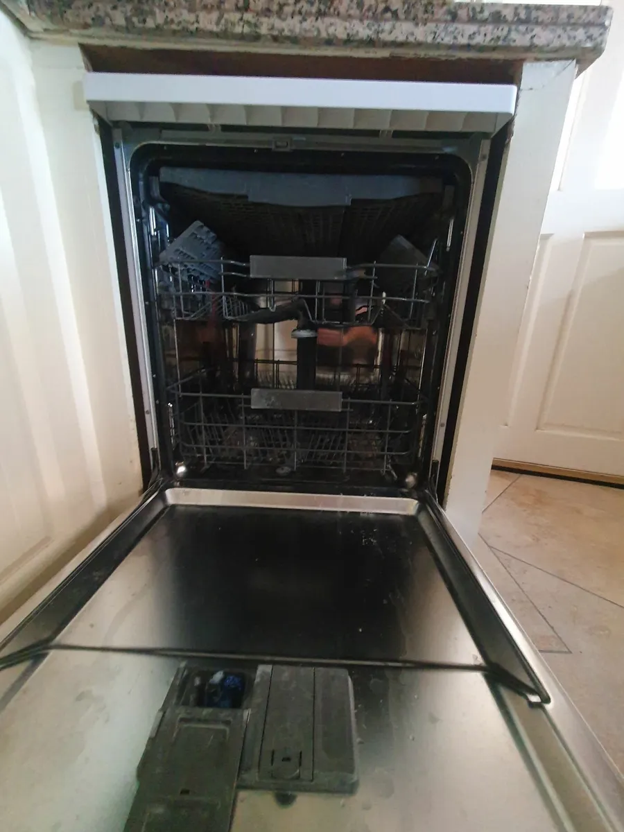 Dishwasher - Image 1