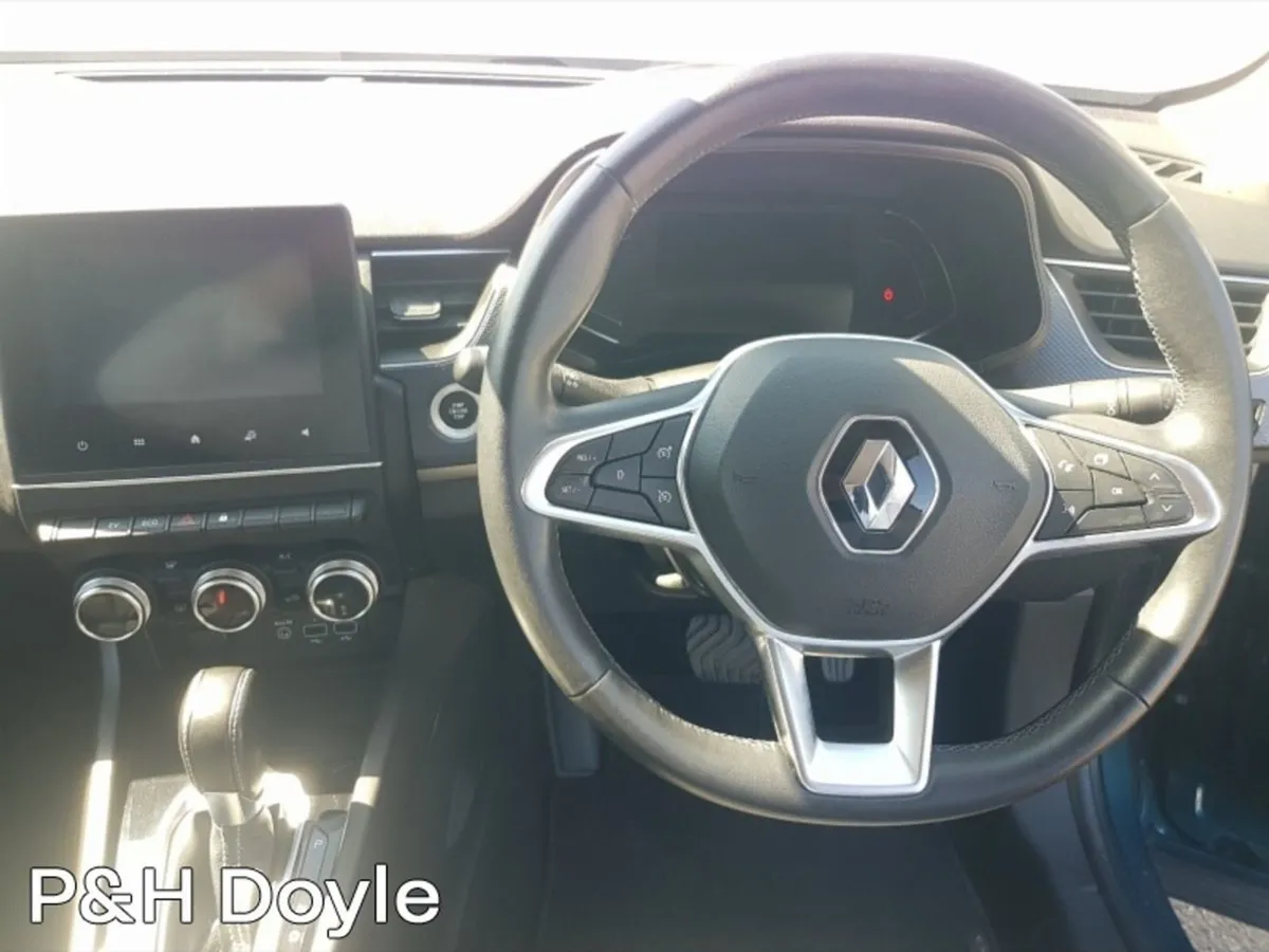 Renault Arkana Iconic E-tech Hybrid 145 Auto - Image 2
