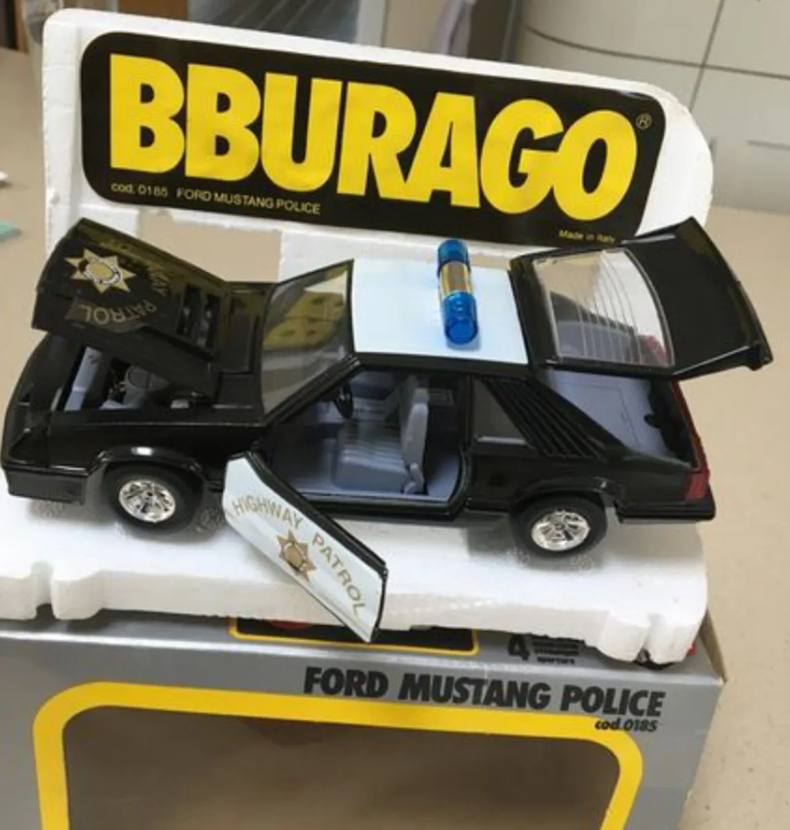Ford Mustang California Police 1:24 Burago - Image 1