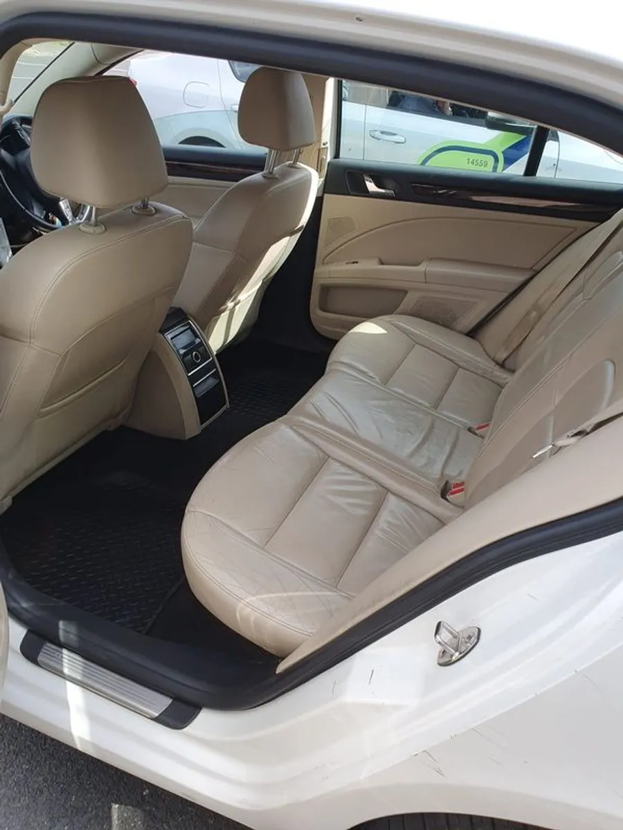 2013 Skoda Superb - Image 4