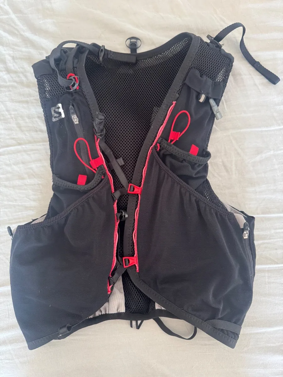 Salomon 12l sensifit running vest - Image 1