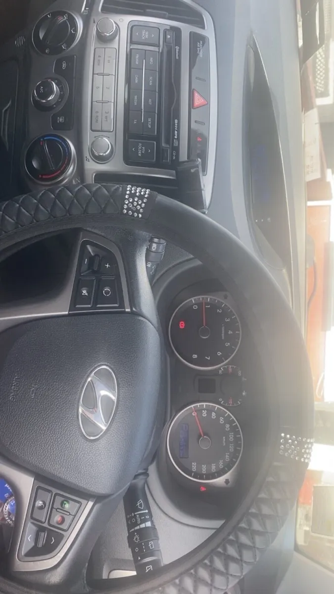Hyundai i20 1.4 automatic - Image 2
