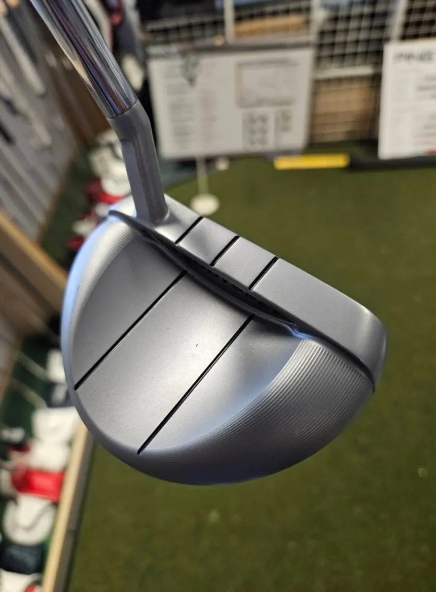 Odyssey White Hot Og Rossie Putter - Image 2