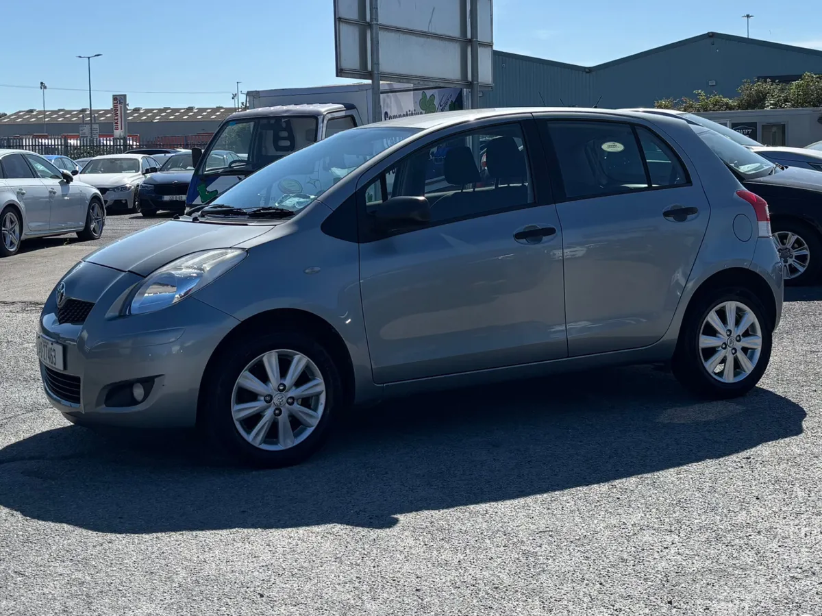 2011 Toyota Yaris 1.0 VVT-I Nct 09/26 - Image 1