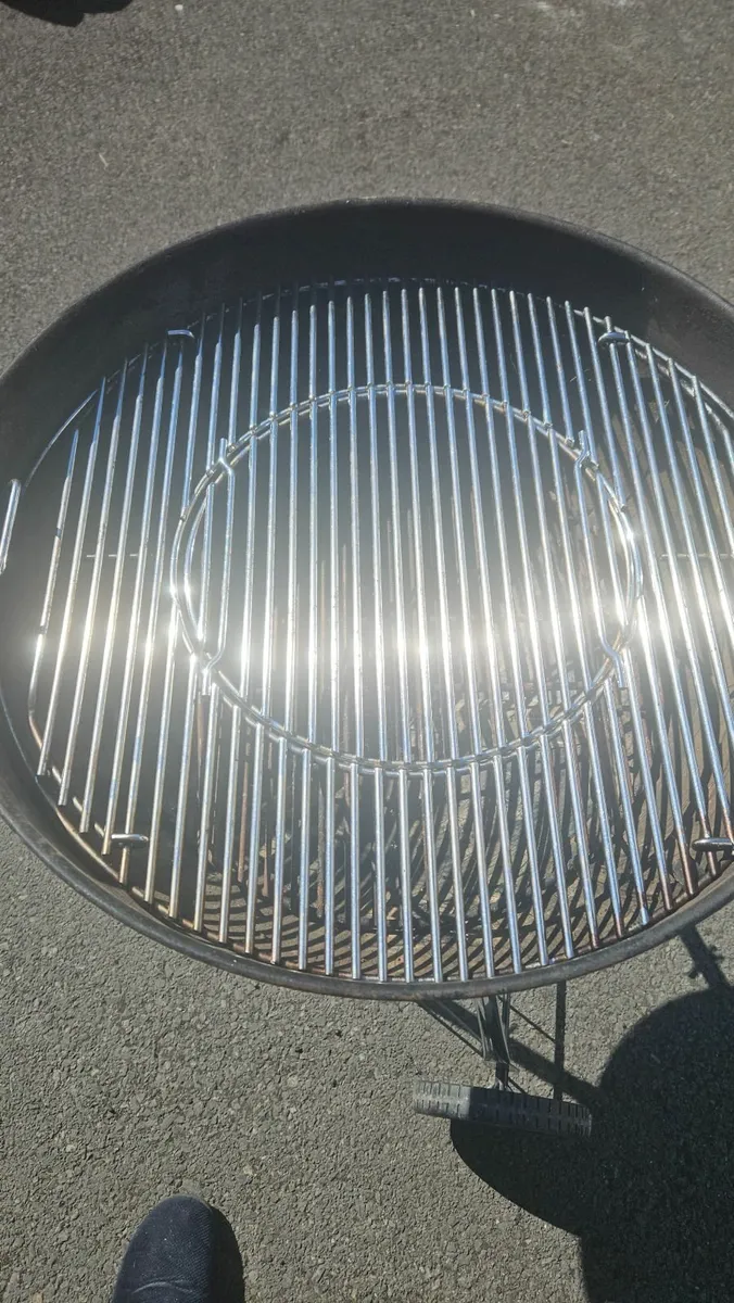 Webber Charcoal BBQ - Image 1