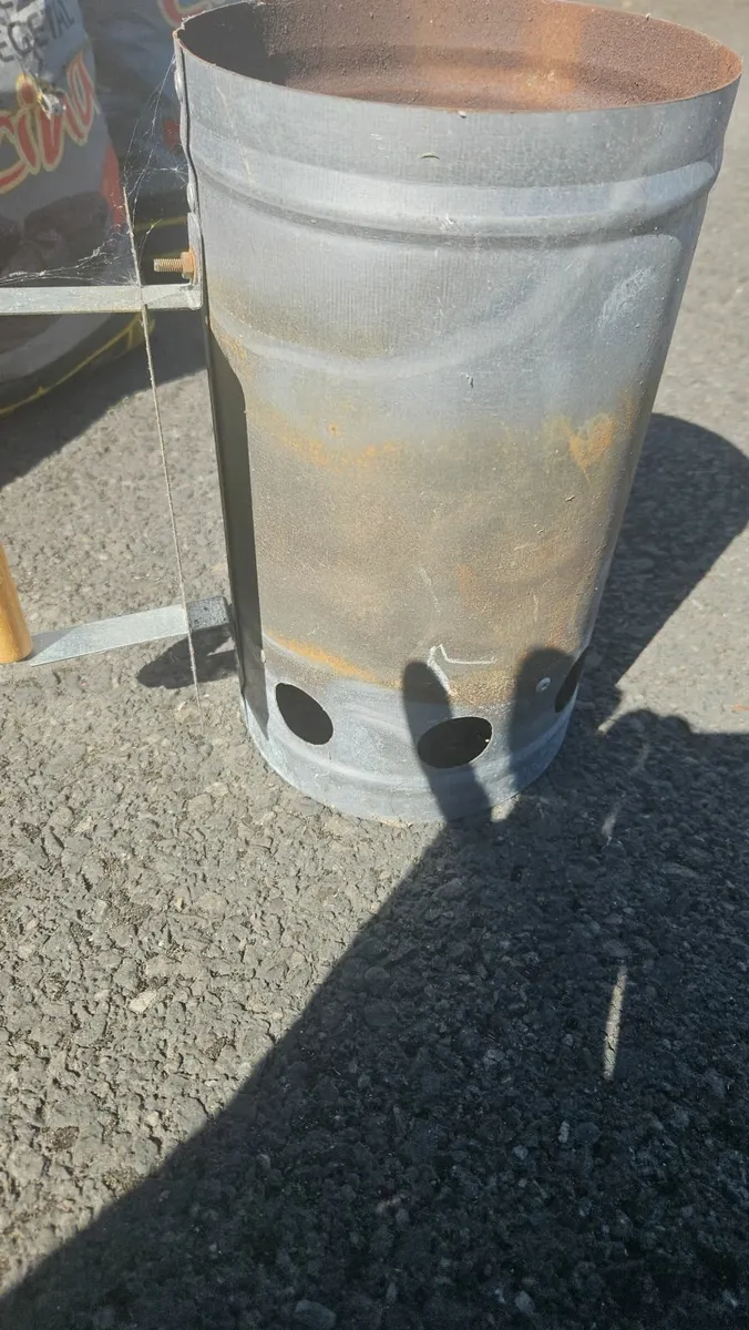 Webber Charcoal BBQ - Image 2