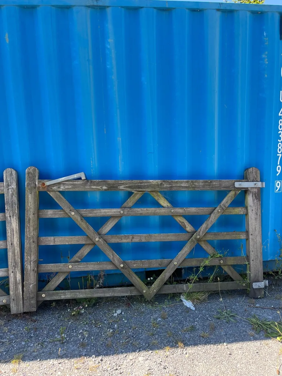 Wooden gates - Image 2