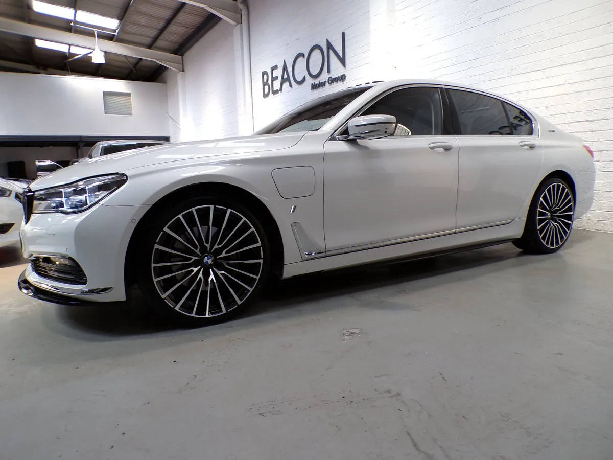2018* ONLY 39,000 MILES*BMW 740E*PLUG-IN HYBRID*I- - Image 4