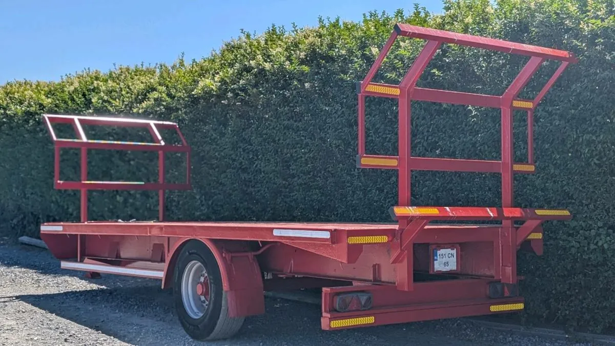 22 ft Bale/ flat trailer - Image 1