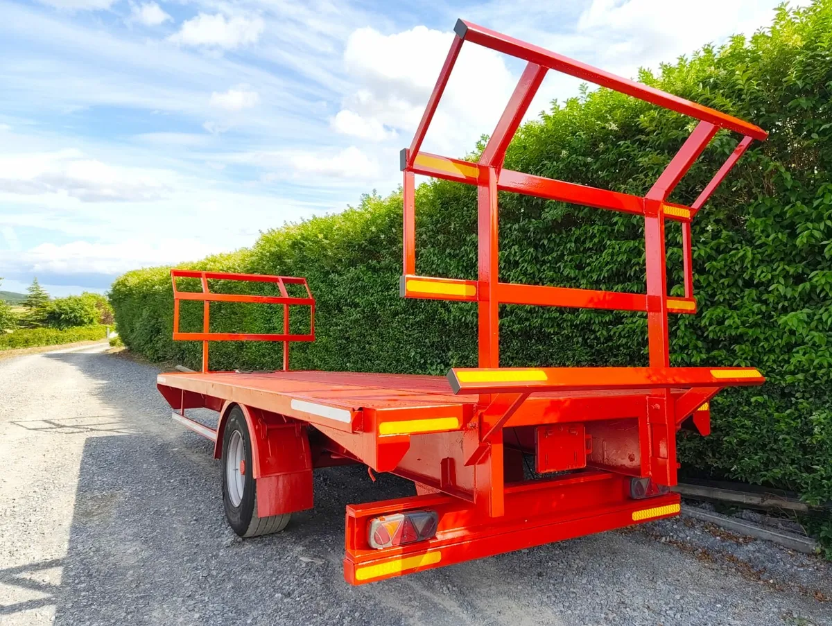 22 ft Bale/ flat trailer - Image 2
