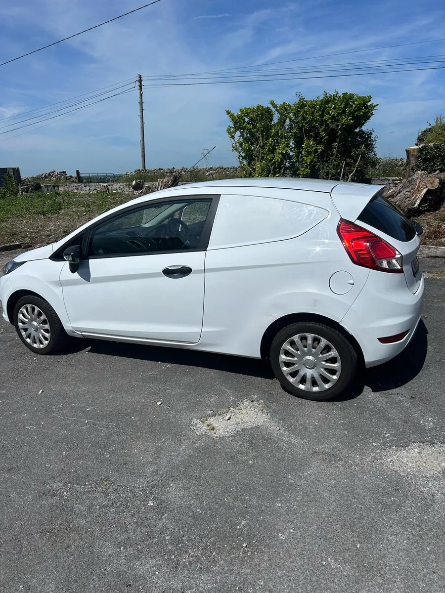 Fiesta Van - Image 2