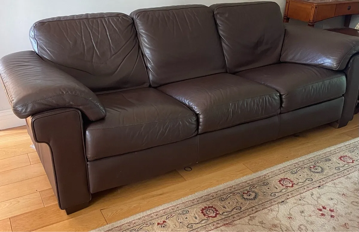 Leather couch - Image 1