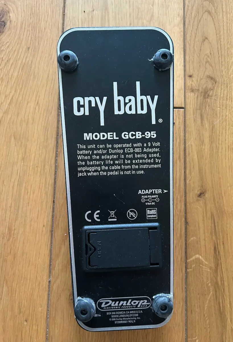 Guitar Pedals - Dunlop Crybaby & Boss Distortion - Image 2