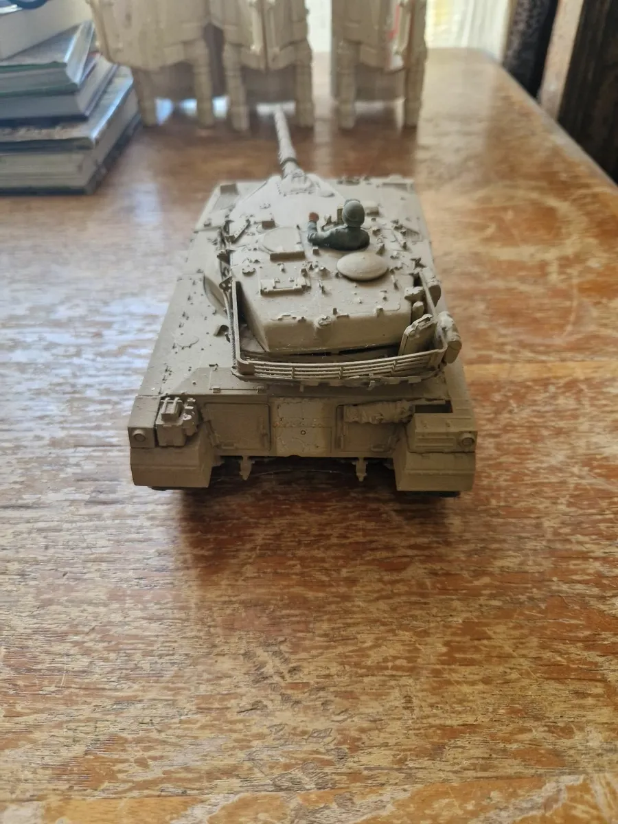 Airfix Tamiya IDF Merkava Tank 1.35 - Image 1