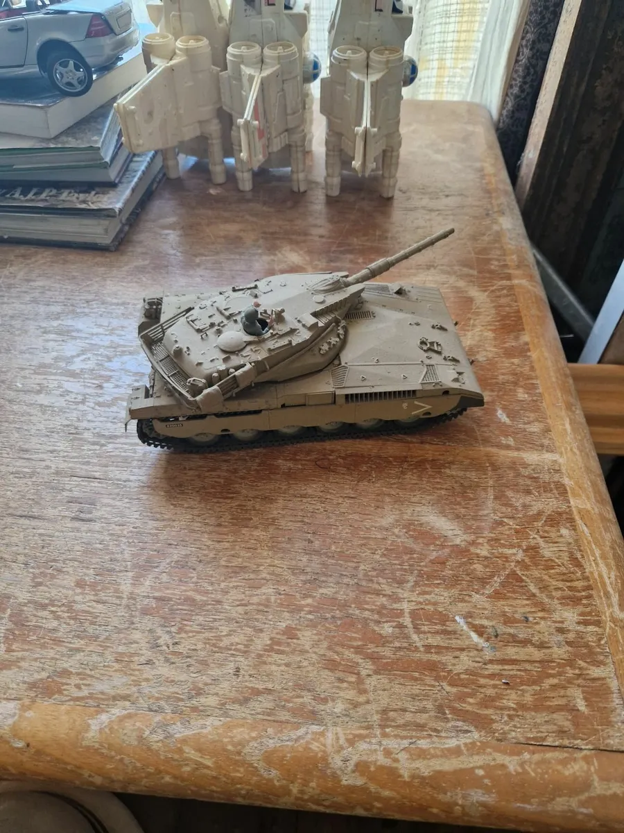 Airfix Tamiya IDF Merkava Tank 1.35 - Image 2