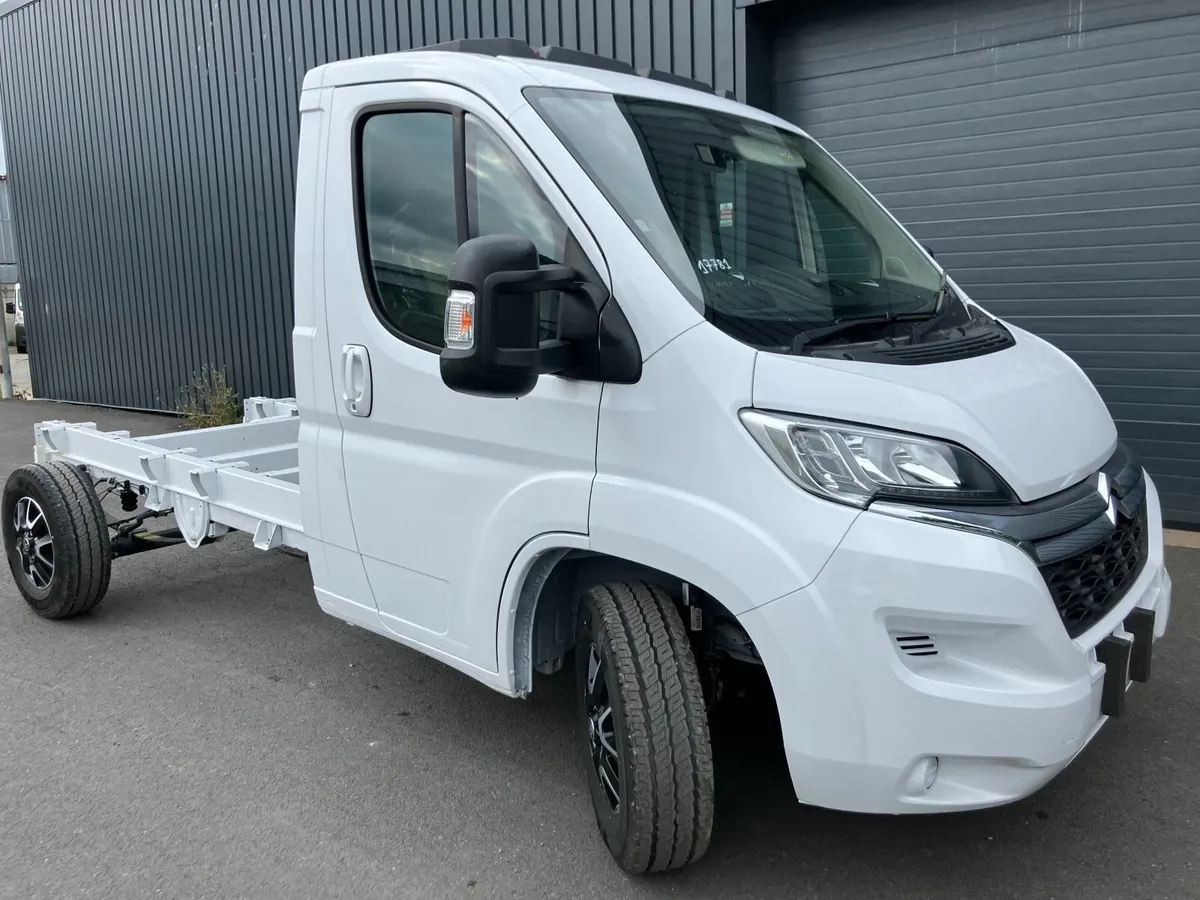 Jumper  Cab Chassis RHD 6 0 kilometers 2.2l HDI - Image 1