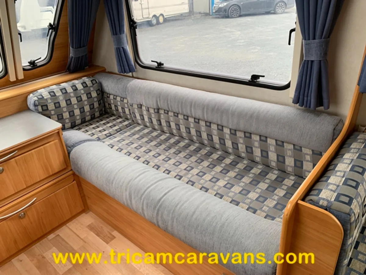 2004 Adria Adiva 532LT Ideal Starter 4 Berth - Image 4