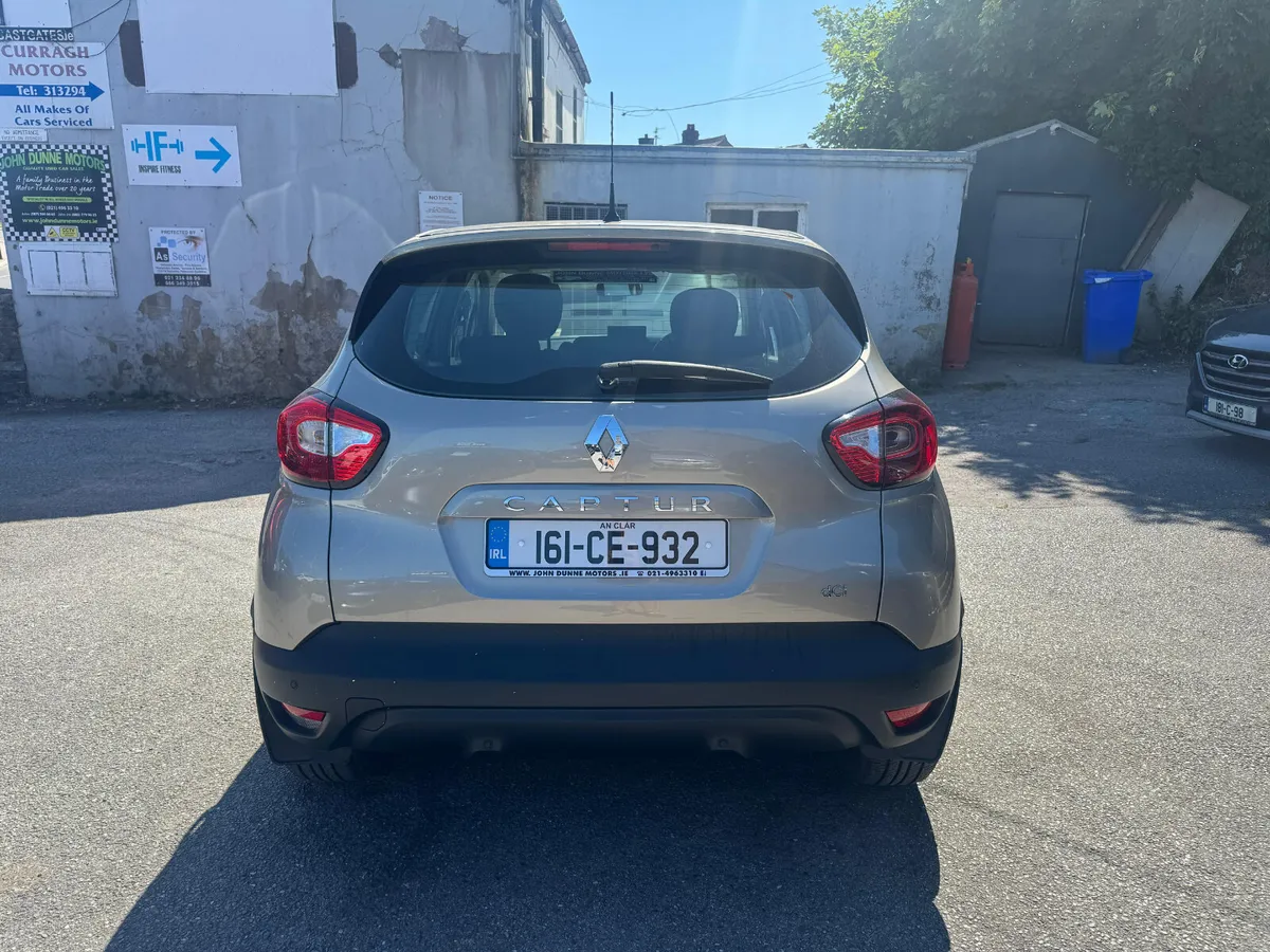 Renault Captur Low mileage - Image 4
