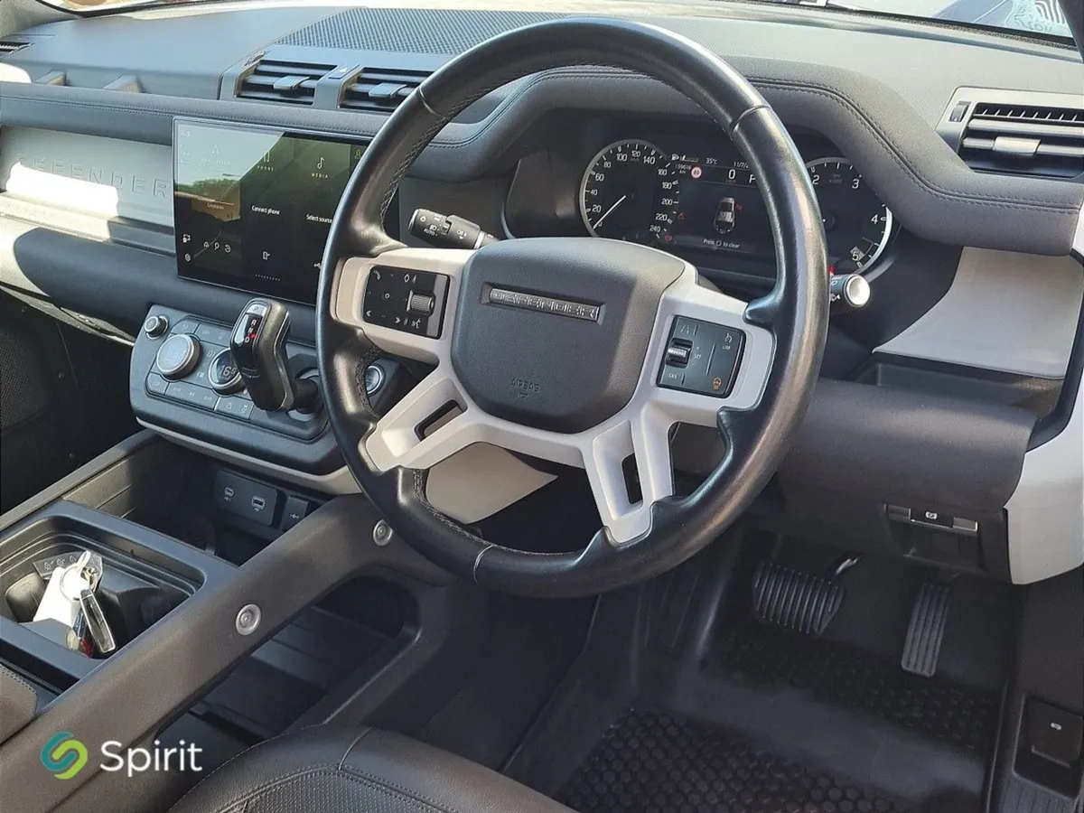 Land Rover Defender 110 3.0 D SE - Image 4