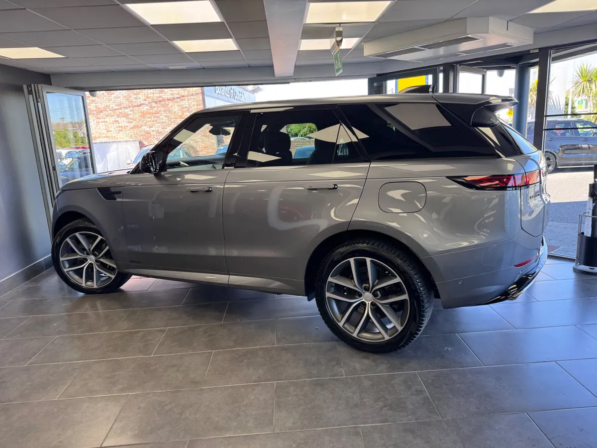251d RangeRover Sport P550 Autobiography - Image 3