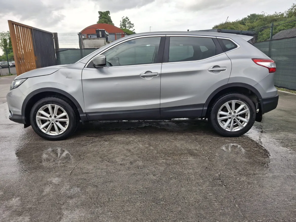2014 Nissan Qashqai 1.5 Diesel - Image 3