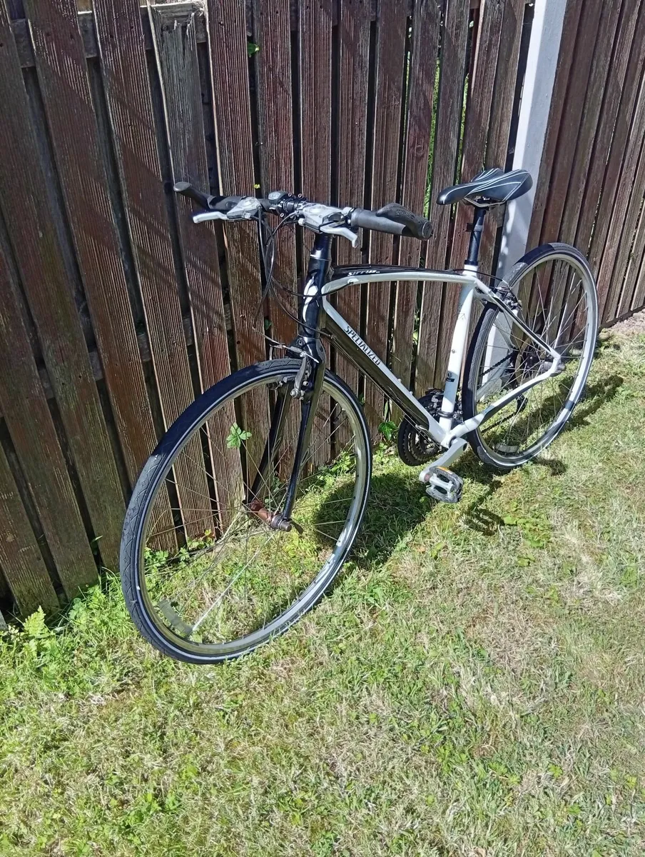 Sirrus Elite bike - Image 1