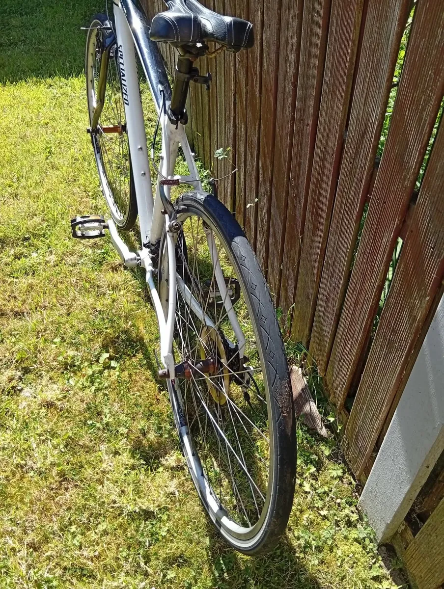 Sirrus Elite bike - Image 3