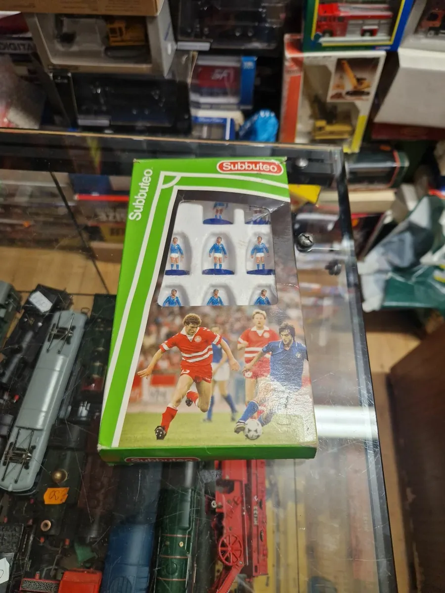 Vintage Subbuteo Football Team Italian - Image 3