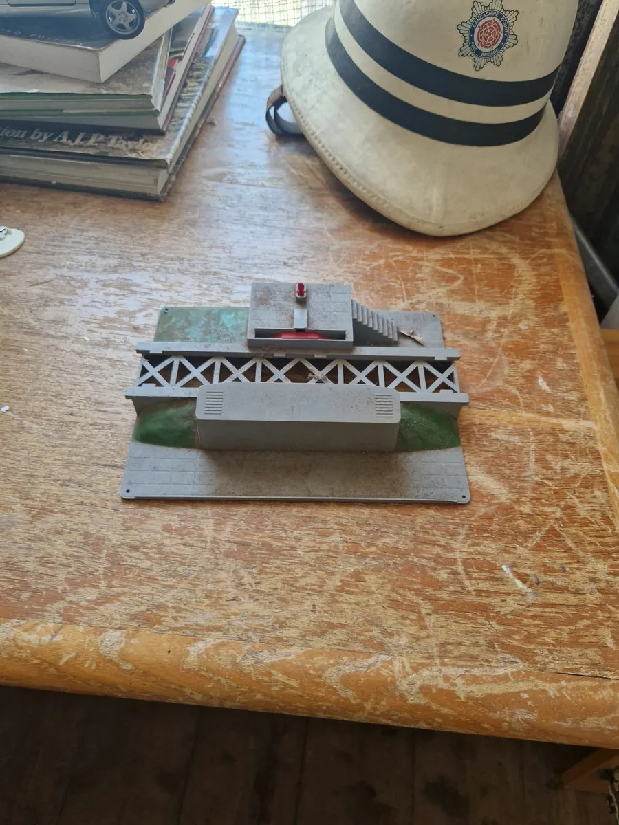 Hornby Lima OO Gauge Industrial Ramp - Image 1