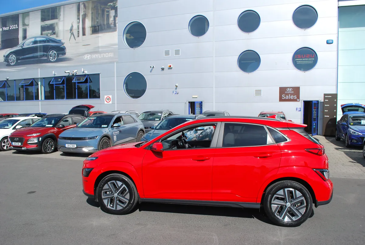 Hyundai KONA 2023 - Image 2