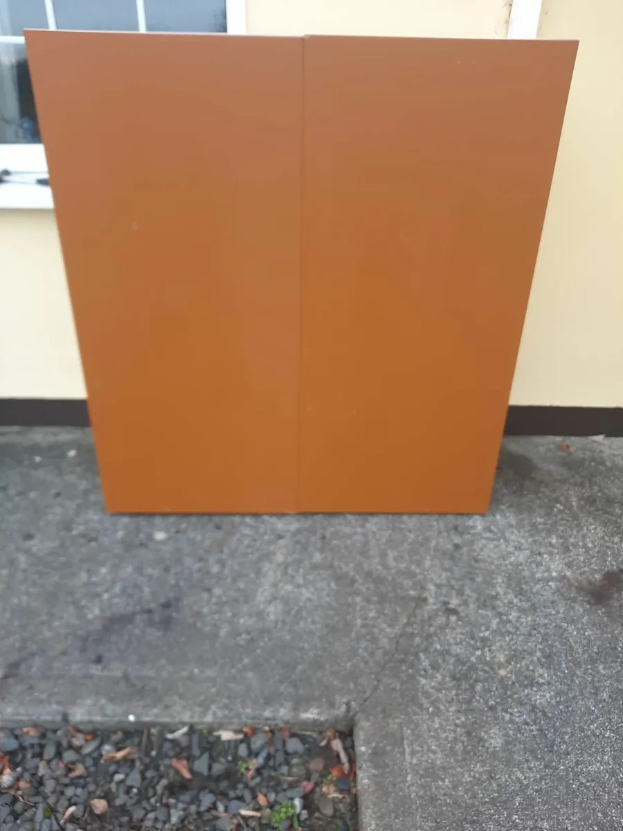 Cabinet - Image 1