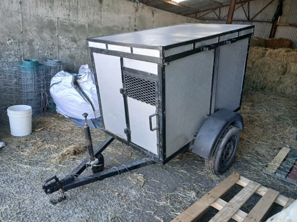 Trailer - Image 1